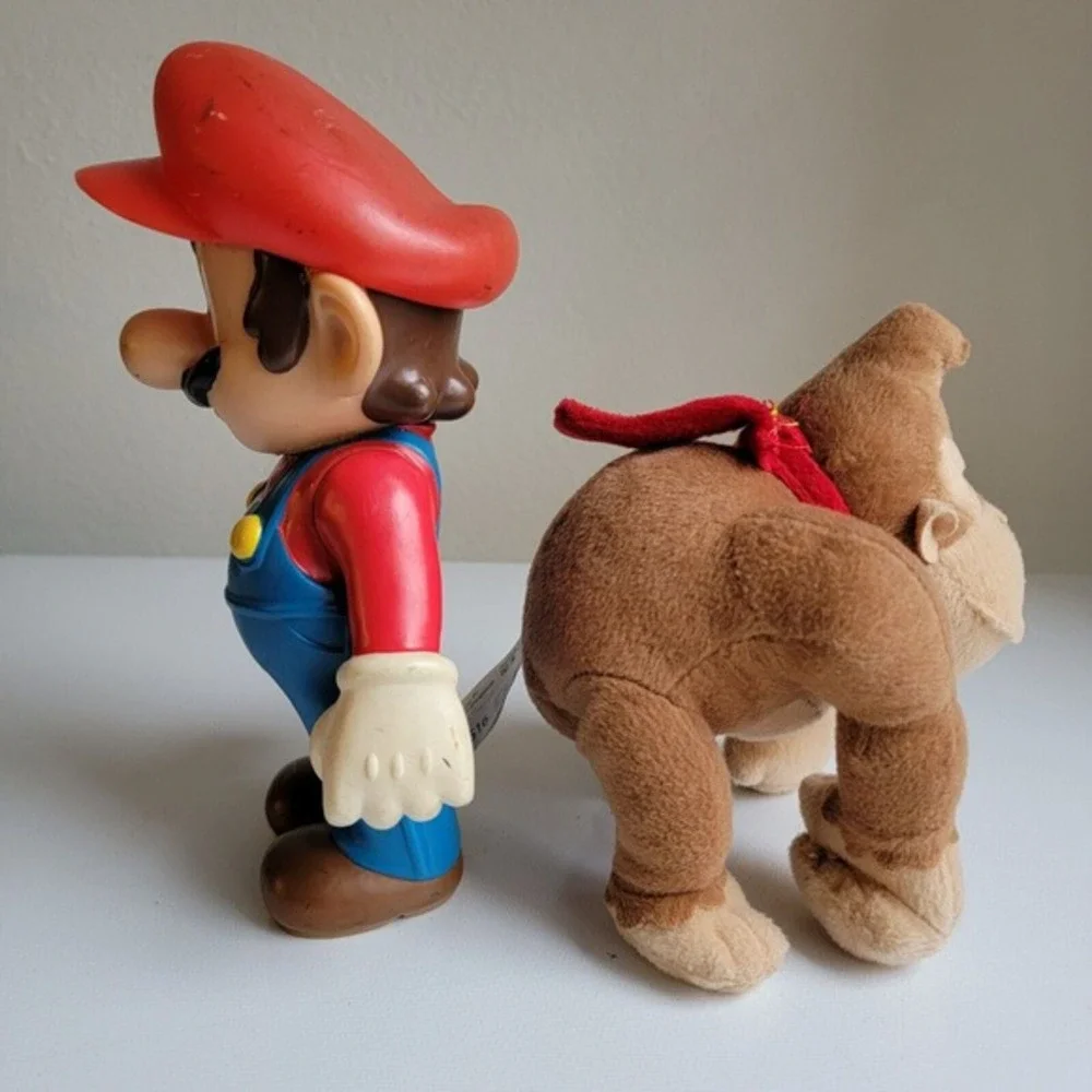 SUPER‎ MARIO Hard Solid Plastic Figure & DK Donkey Kong Plush